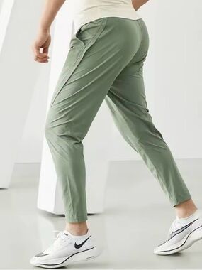 🌿 Men's Green Athletic Pants